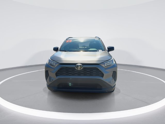 Used 2021 Toyota RAV4 LE FWD image 3