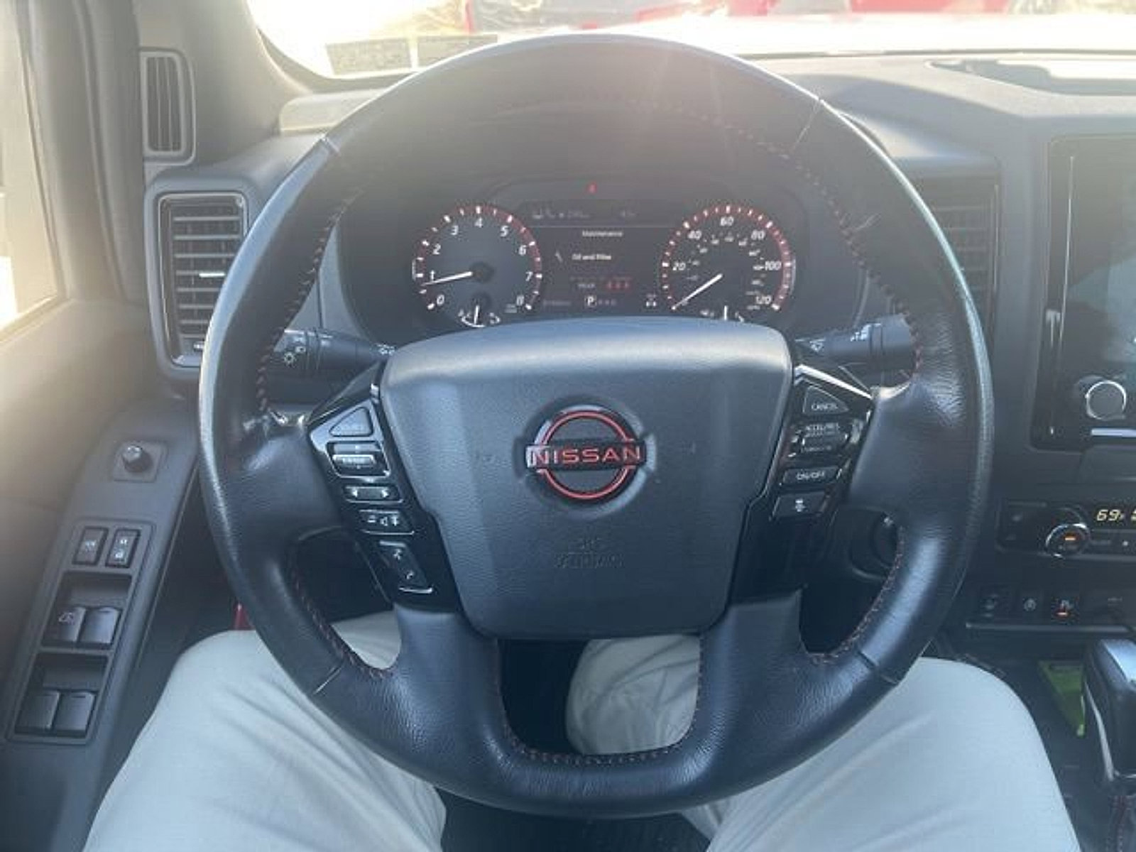 Used 2023 Nissan Frontier PRO-4X w/ Pro-4X Premium Package image 10