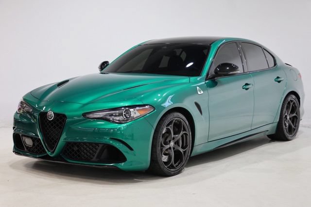 Used 2023 Alfa Romeo Giulia Quadrifoglio RWD image 3