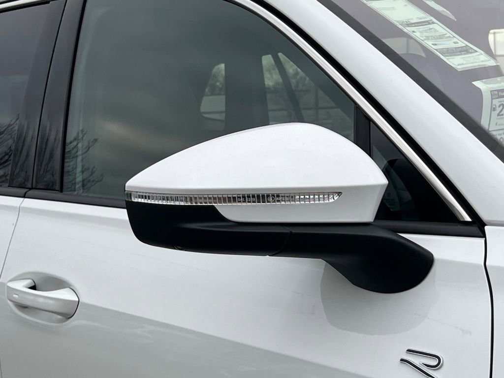 New 2026 Volkswagen Tiguan SEL R-Line image 8