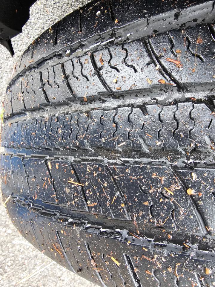 Used 2012 GMC Acadia SLE image 14