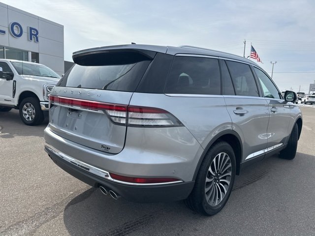 Used 2023 Lincoln Aviator Reserve w/ Equipment Group 201A image 18
