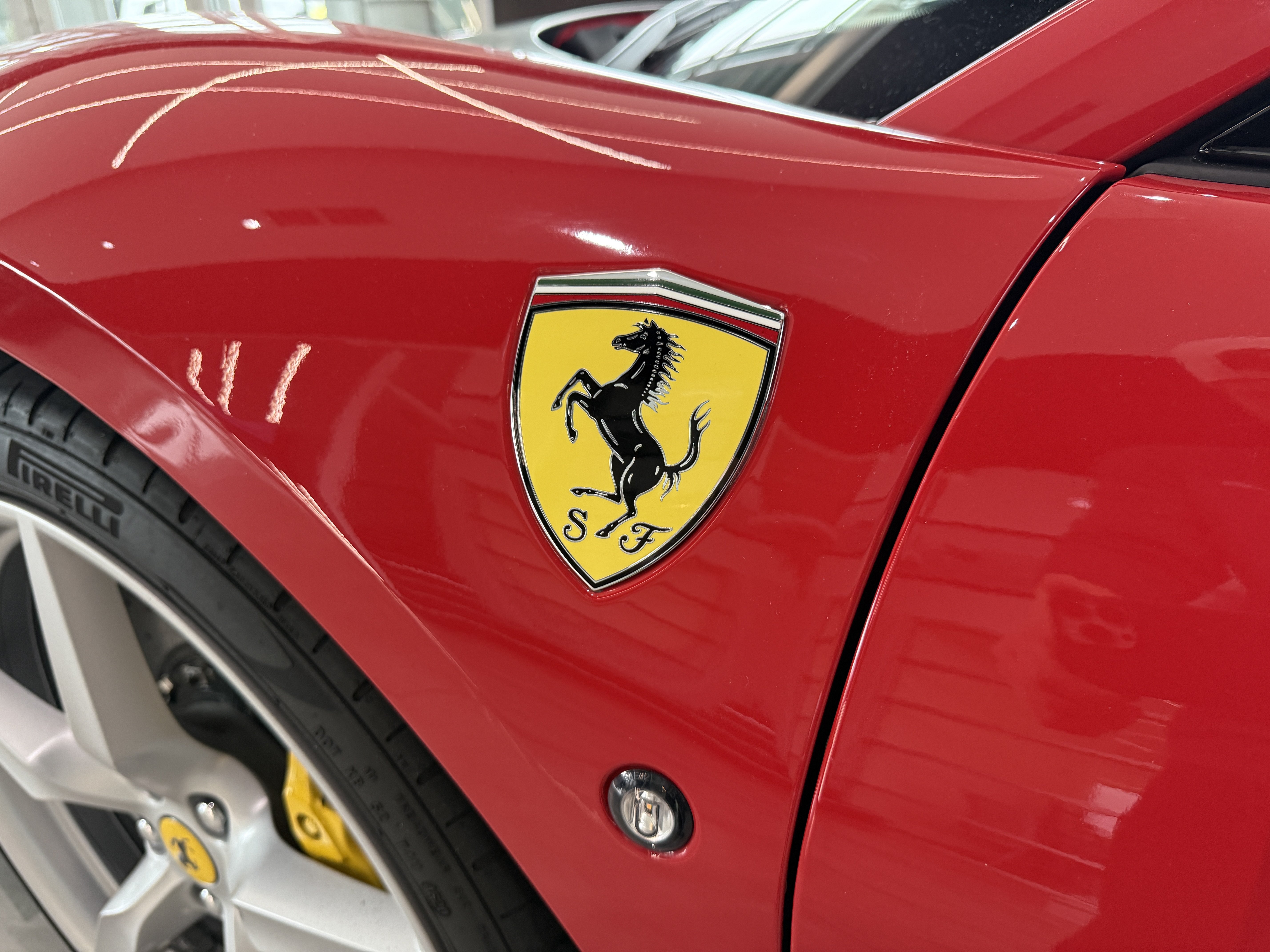 Used 2021 Ferrari F8 Tributo RWD image 34