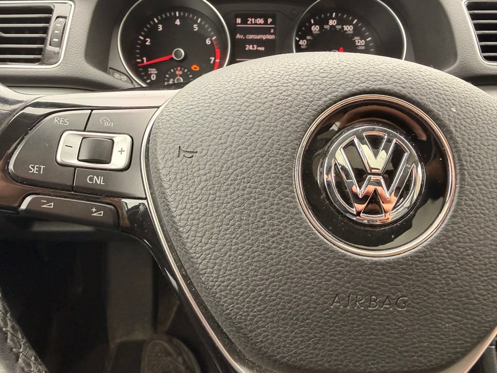 Used 2017 Volkswagen Passat 1.8T SE w/ SE Lighting Package FWD image 19