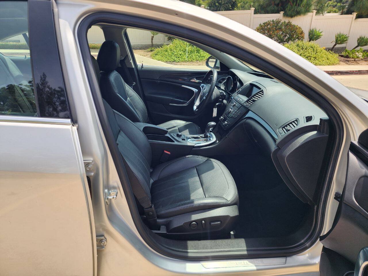 Used 2011 Buick Regal CXL w/ RL6 Preferred Equipment Group FWD image 23