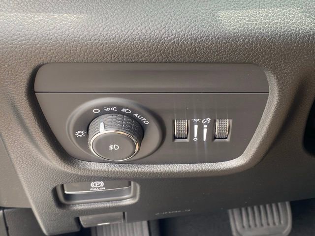 New 2025 Jeep Grand Cherokee L Limited w/ Luxury Tech Group II image 28