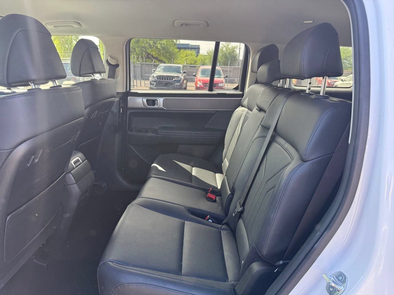 Used 2025 Hyundai Santa Fe SEL AWD/4WD image 8