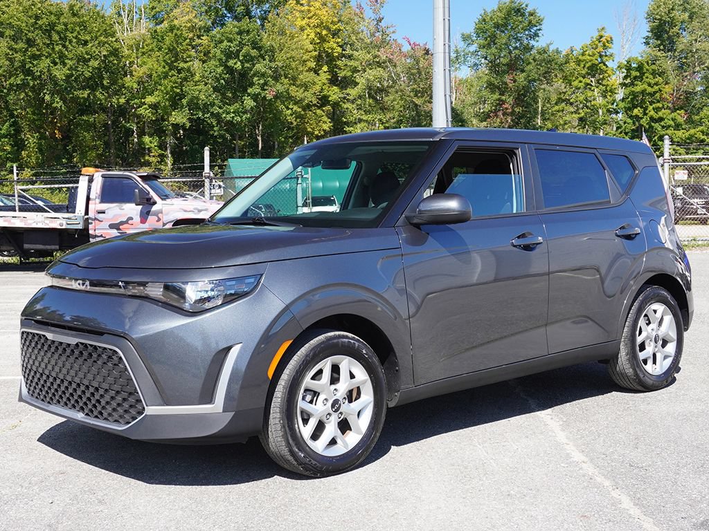 Used 2025 Kia Soul LX w/ LX Technology Package FWD image 7