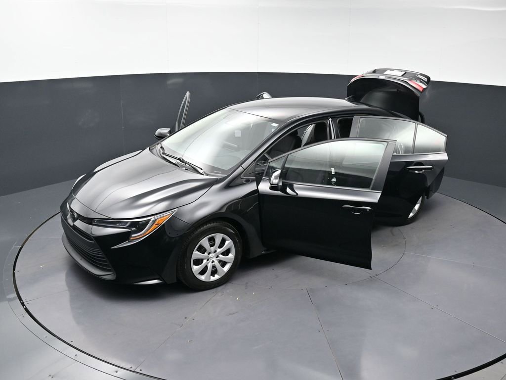 Used 2024 Toyota Corolla LE image 38