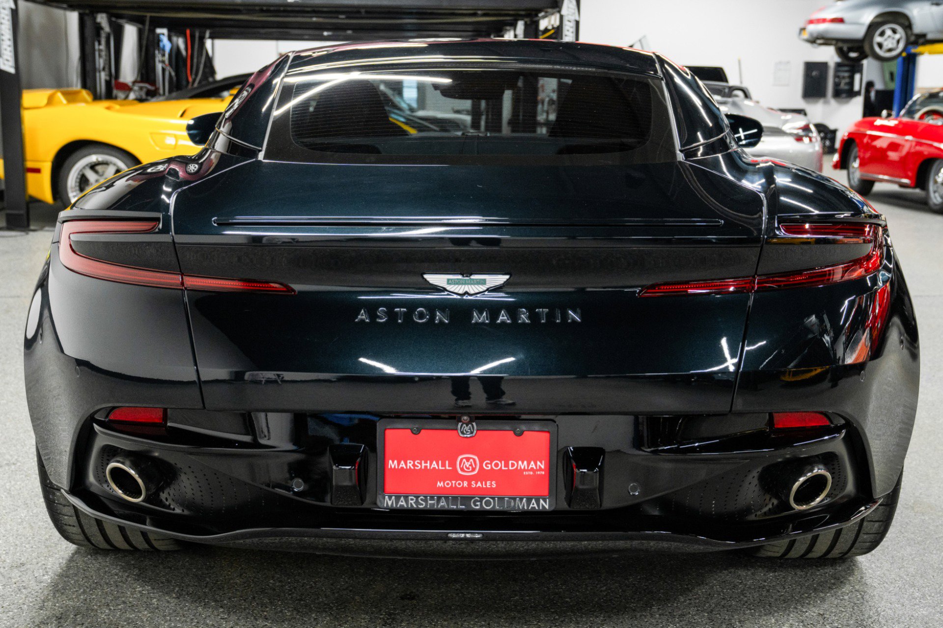 Used 2024 Aston Martin DB12 Coupe image 7