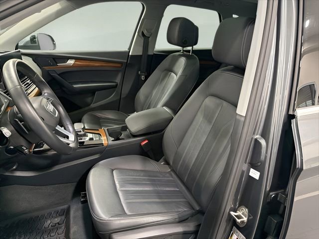 Used 2023 Audi Q5 2.0T Premium w/ Convenience Package image 11