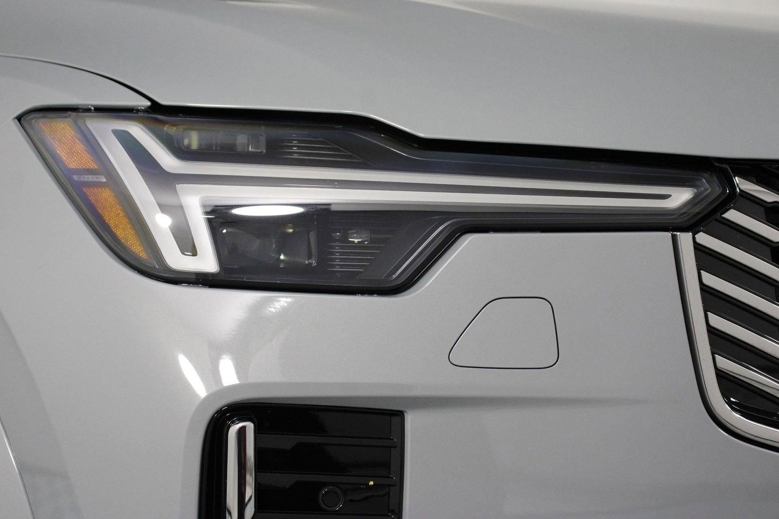 New 2026 Volvo XC90 B5 Core image 14