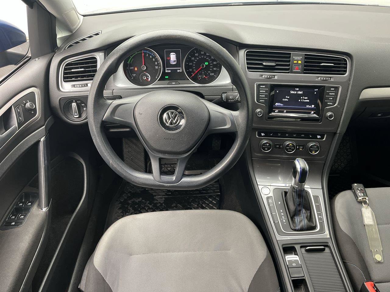 Used 2015 Volkswagen e-Golf Limited Edition FWD image 12