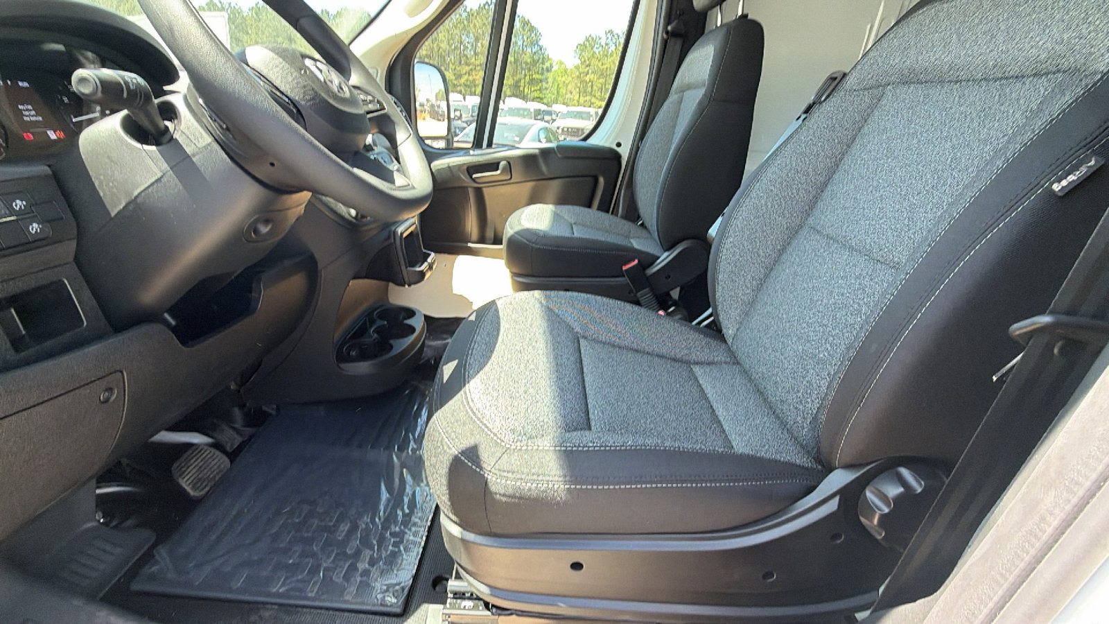 New 2026 RAM ProMaster 2500 w/ Convenience Group image 17