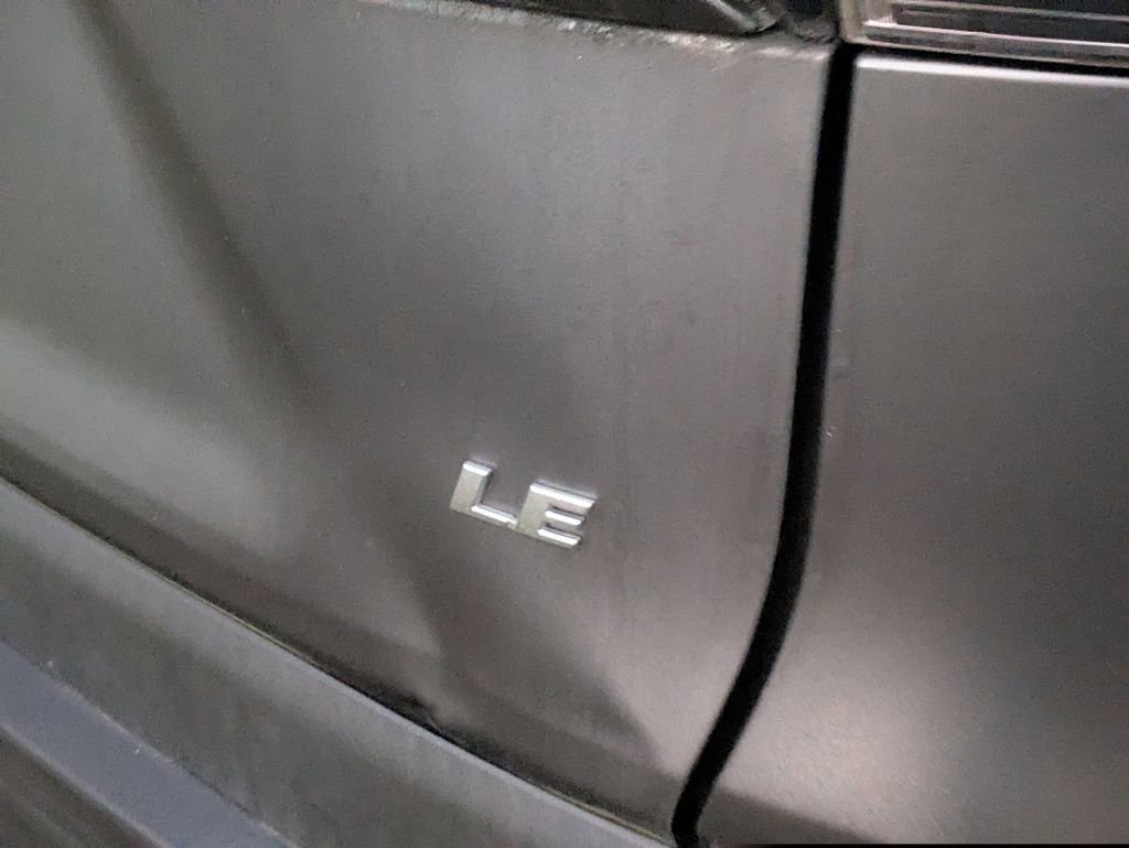 Used 2019 Toyota RAV4 LE image 8