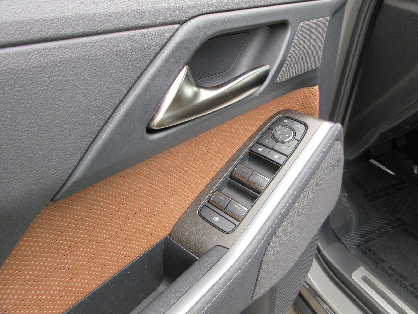 Used 2024 Lexus GX 550 w/ Accessory Package (31) AWD/4WD image 33