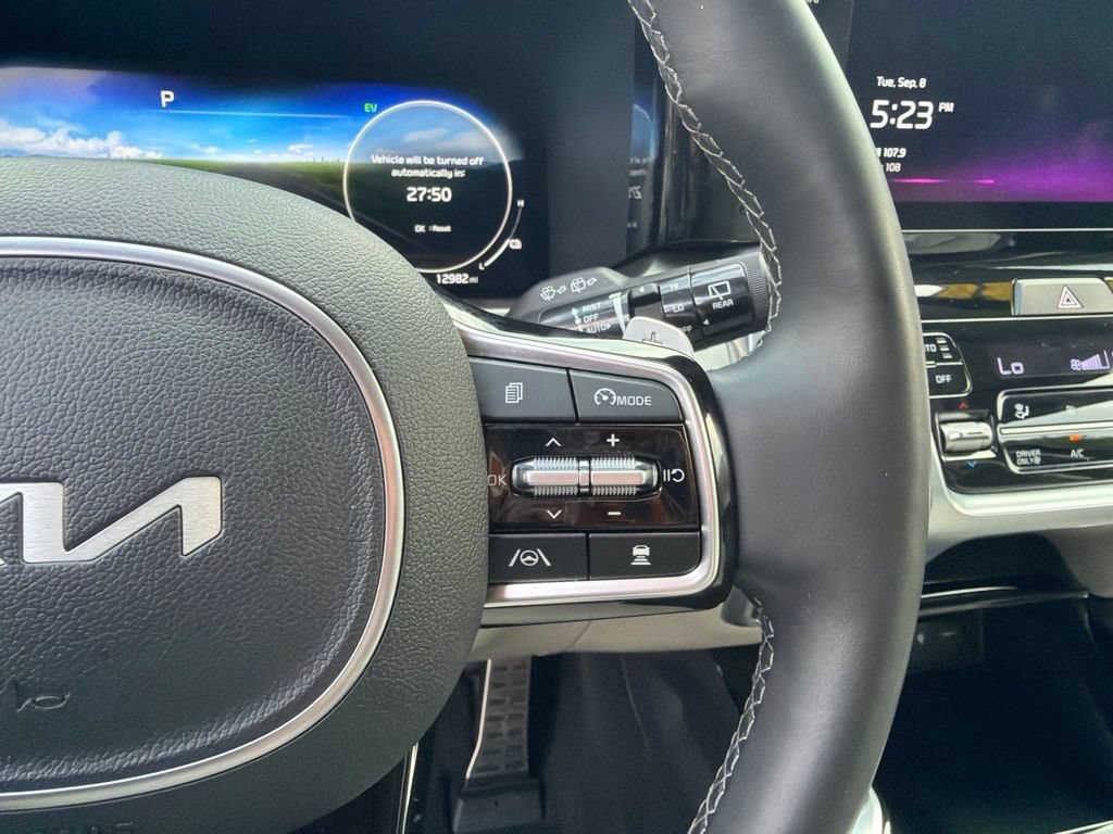 Certified 2023 Kia Sorento SX Prestige w/ Panoramic Sunroof Package AWD/4WD image 19