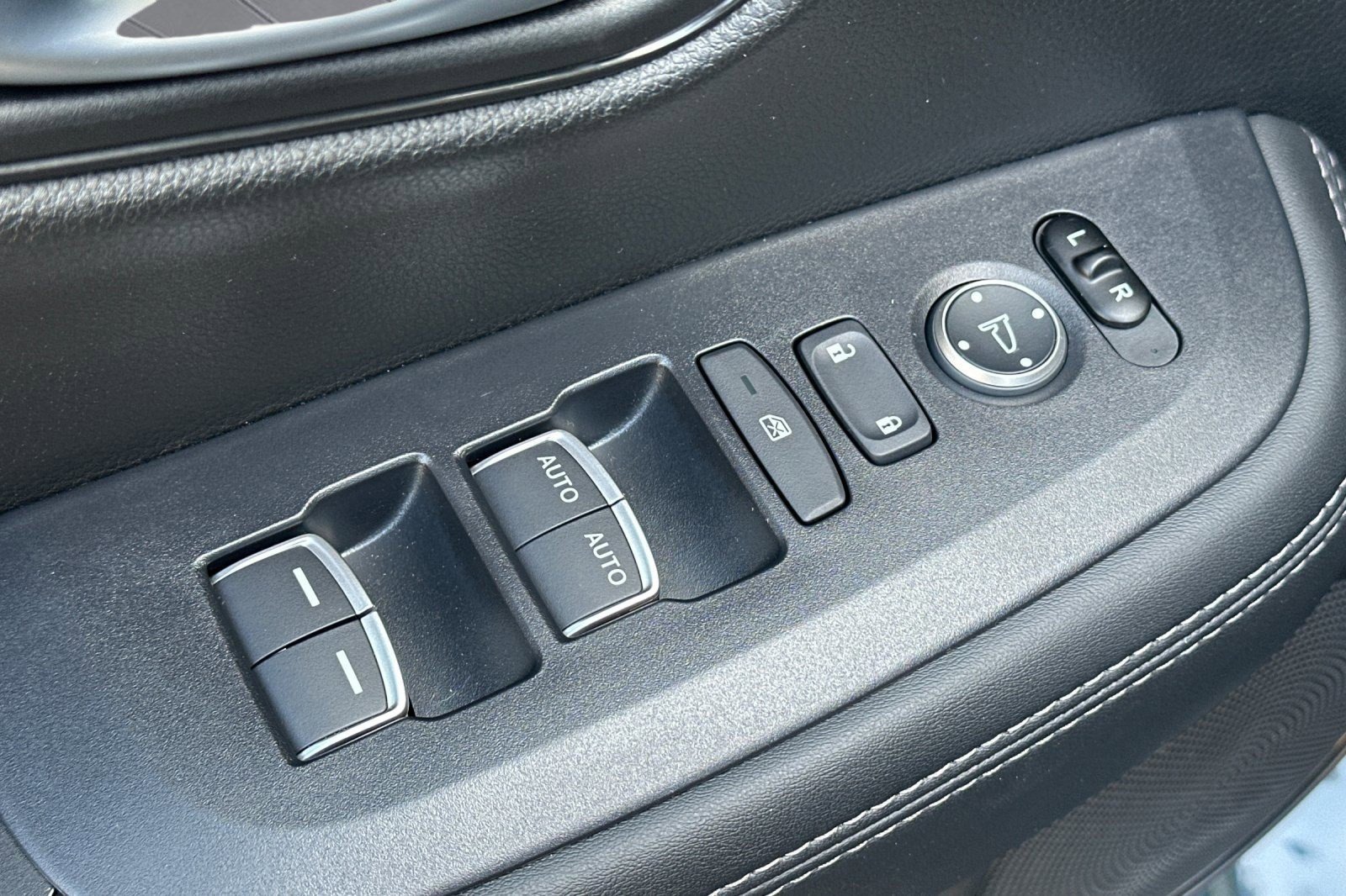 New 2027 Honda HR-V EX-L image 13