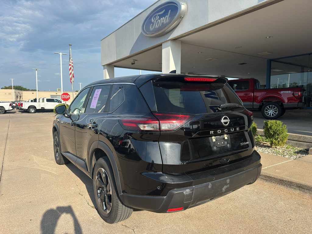 Used 2024 Nissan Rogue SV AWD/4WD image 11