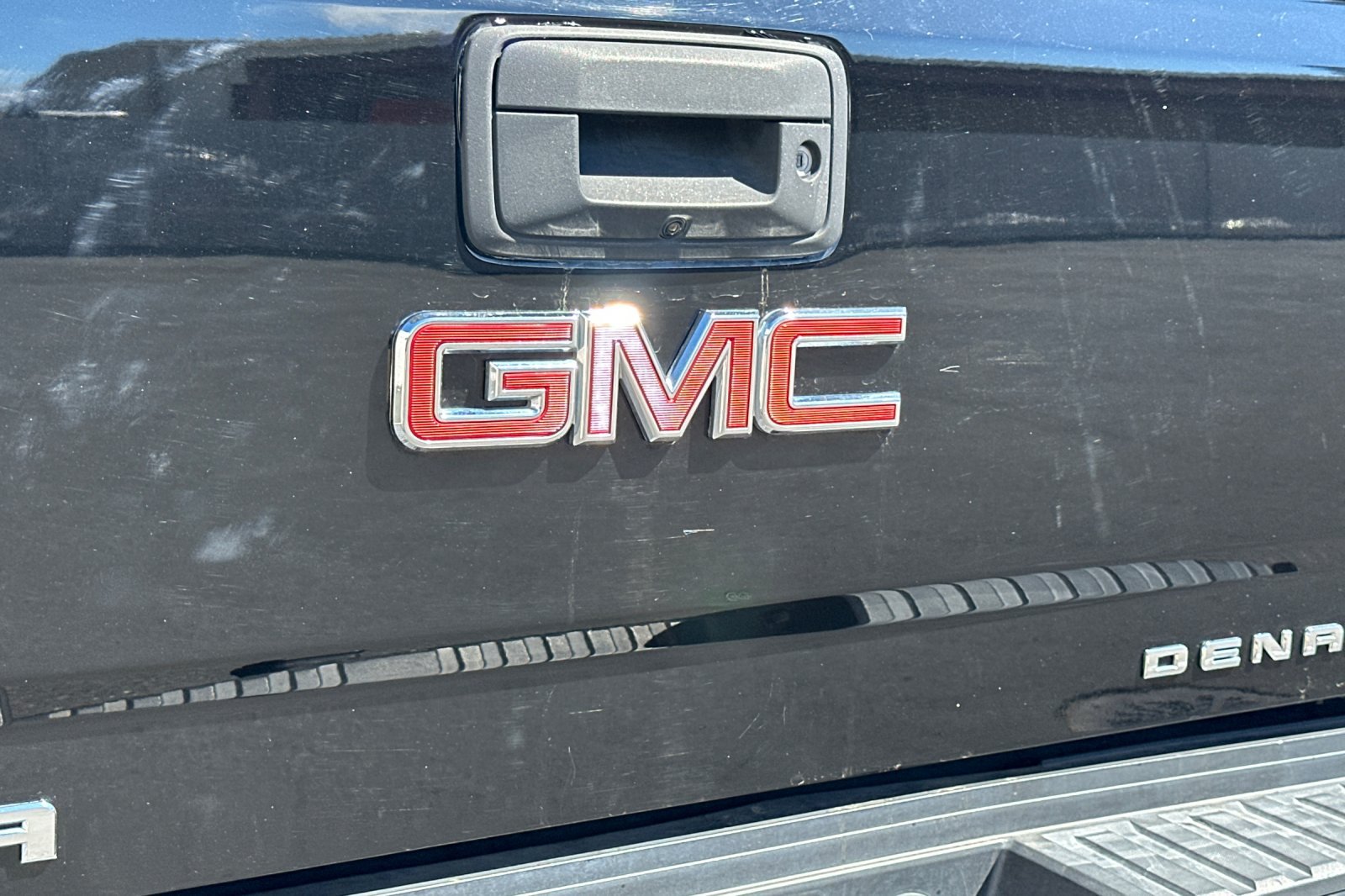 Used 2015 GMC Sierra 2500 Denali w/ Duramax Plus Package AWD/4WD image 47