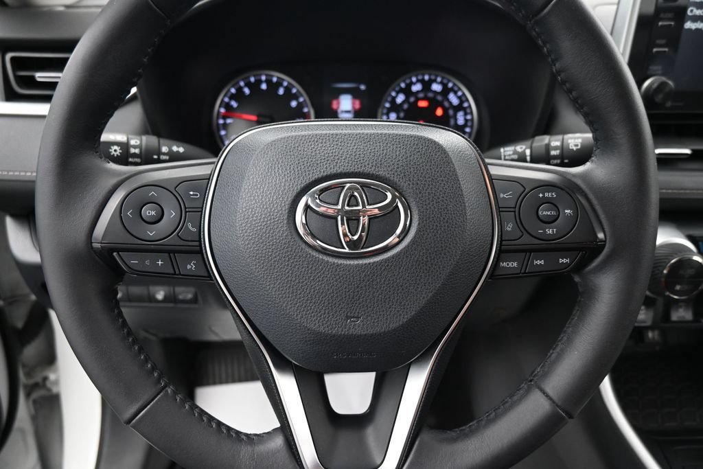 Used 2019 Toyota RAV4 XLE Premium w/ Cold Weather Package AWD/4WD image 21