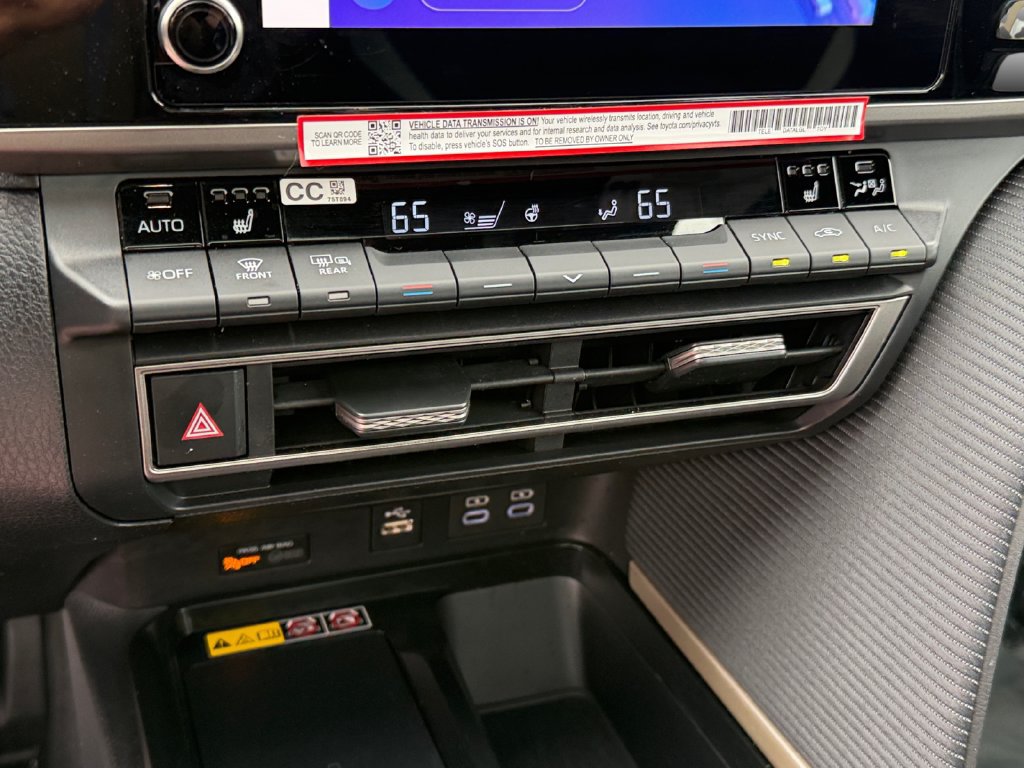 Used 2026 Toyota Camry SE w/ Convenience Package FWD image 23