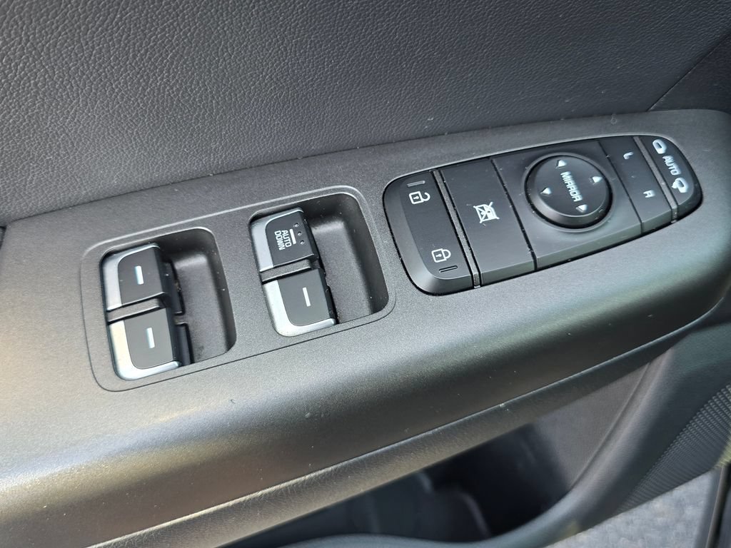 Used 2022 Kia Sportage Nightfall Edition FWD image 23