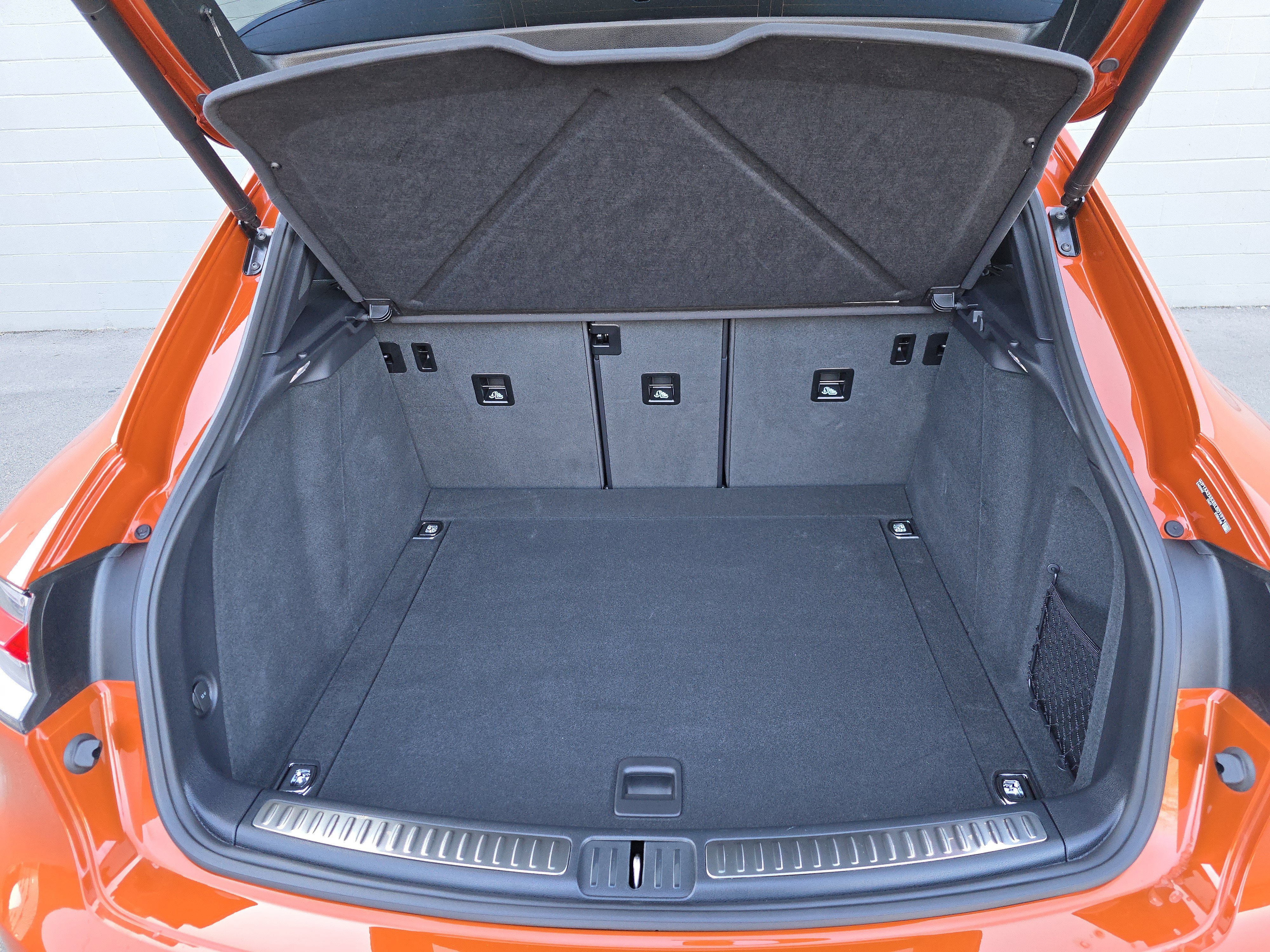 Certified 2025 Porsche Macan image 19