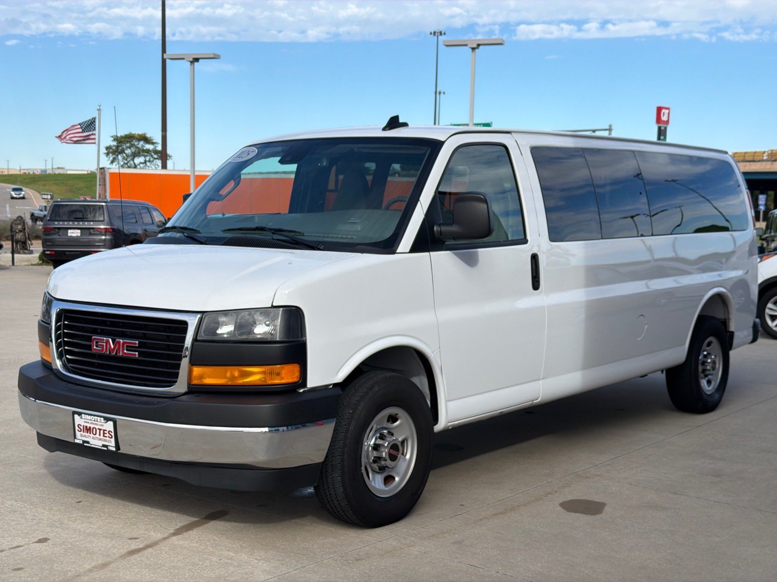 Used 2025 GMC Savana 3500 LT w/ LT Preferred Equipment Group RWD image 4