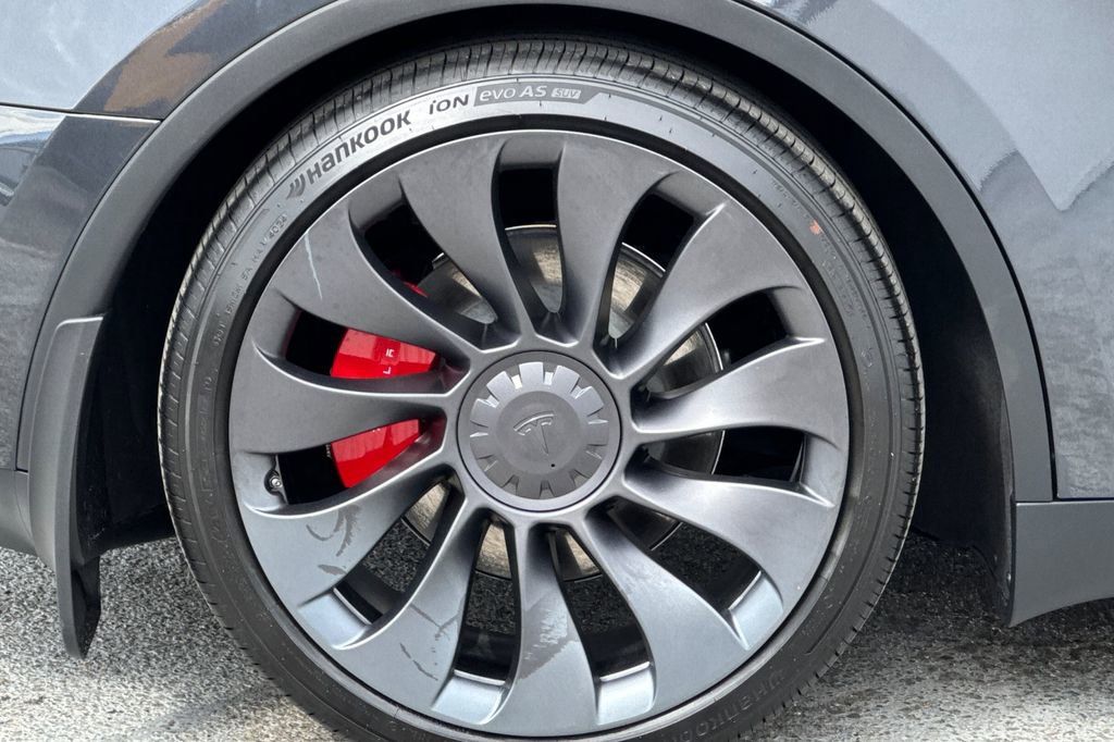 Used 2025 Tesla Model Y Performance image 24