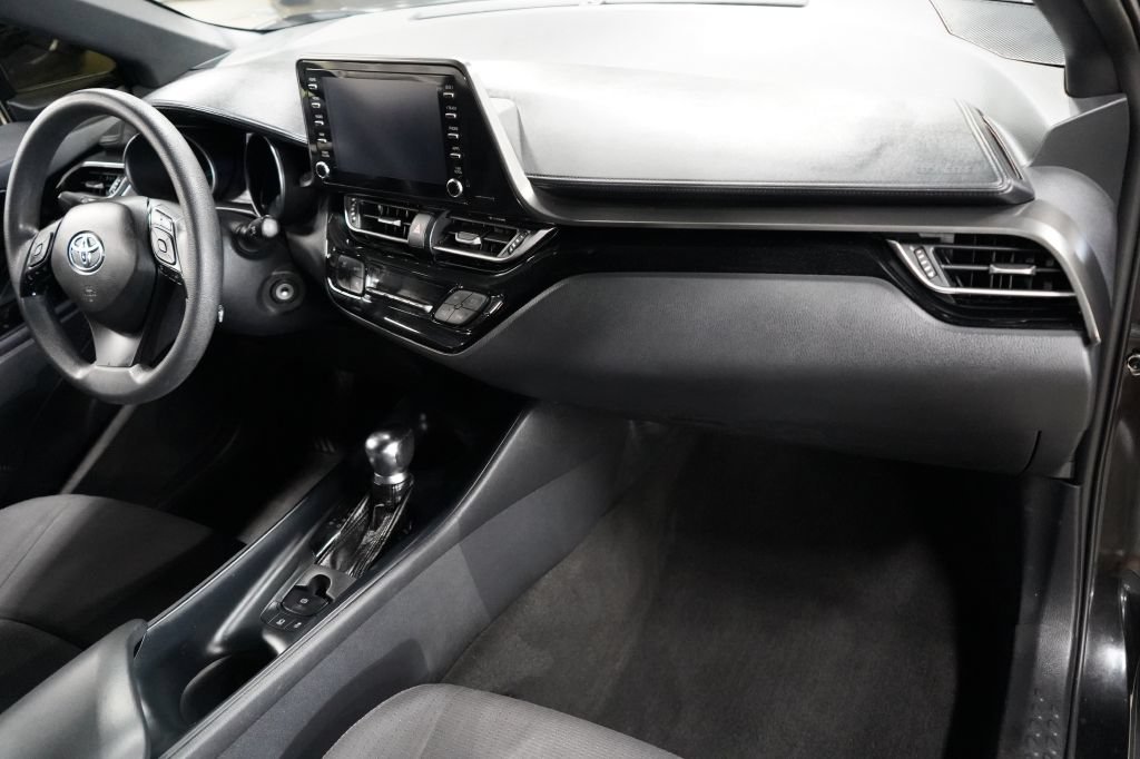 Used 2019 Toyota C-HR LE FWD image 30