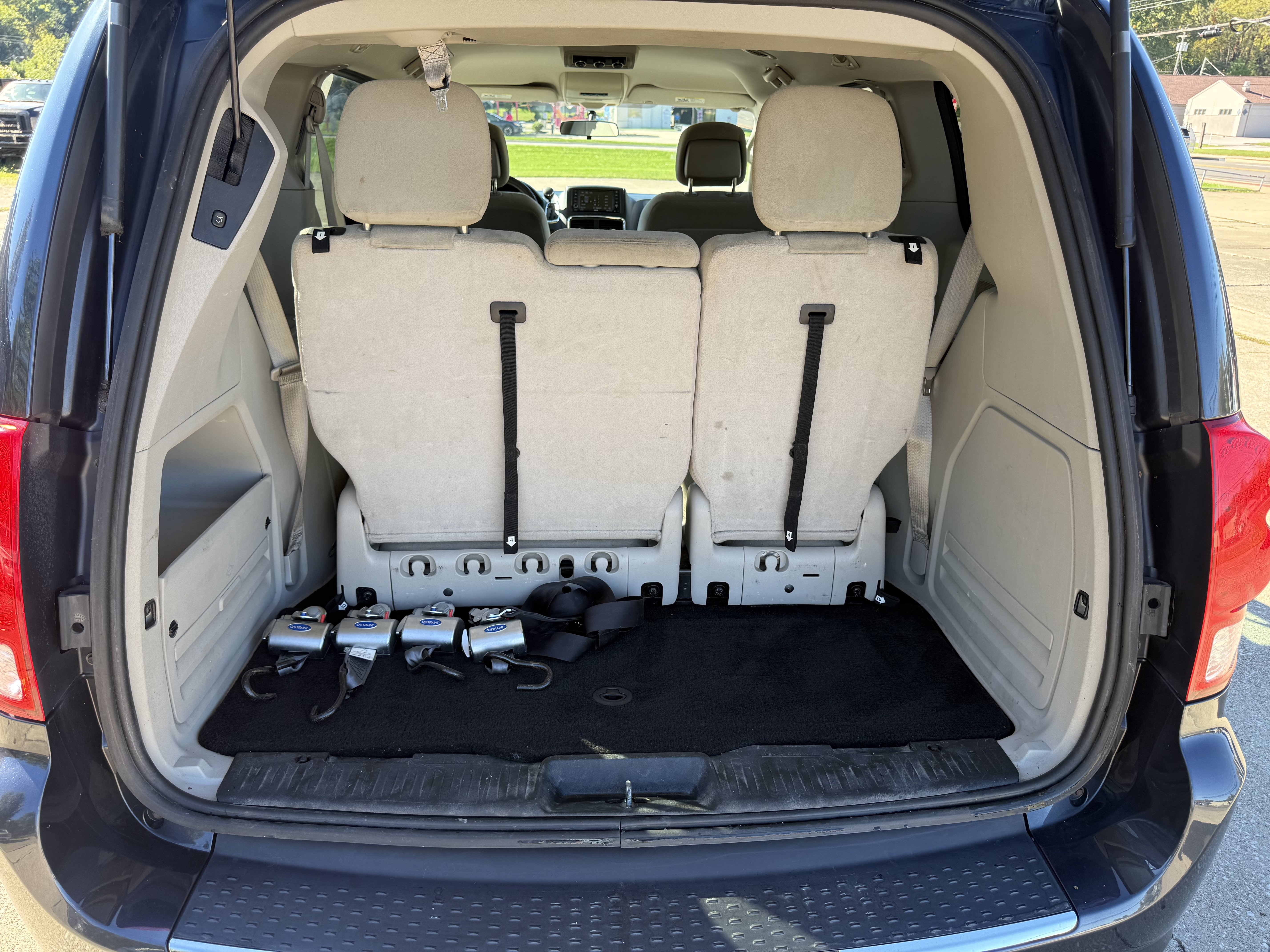Used 2013 Dodge Grand Caravan SXT FWD image 31