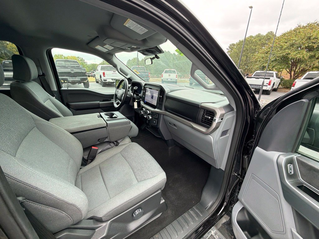 Used 2025 Ford F150 XLT w/ Equipment Group 301A Standard AWD/4WD image 16