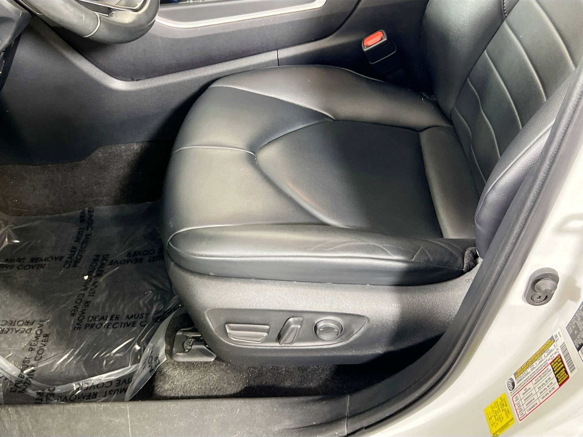 Used 2023 Toyota Highlander XLE image 18