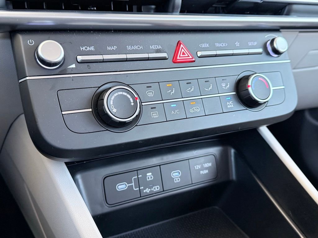 Used 2025 Hyundai Tucson SE image 17