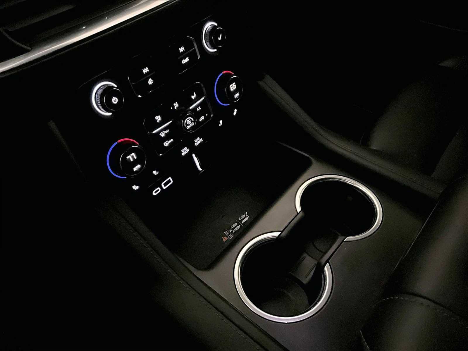 Used 2024 Chevrolet Suburban Z71 image 20