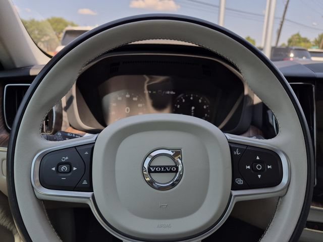 Used 2021 Volvo XC60 T5 Momentum w/ Premium Package FWD image 26