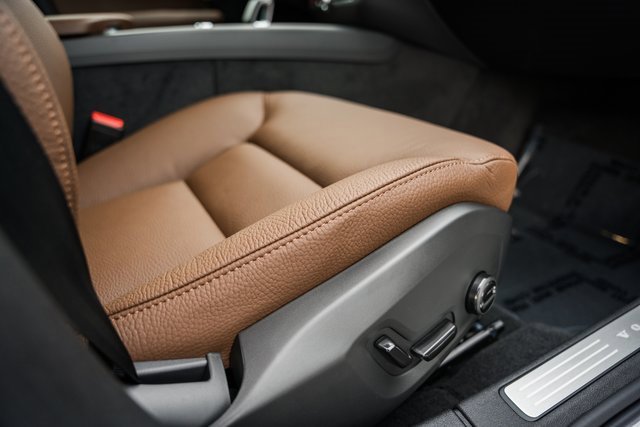 New 2026 Volvo V60 B5 Cross Country Plus w/ Protection Package Premier image 34