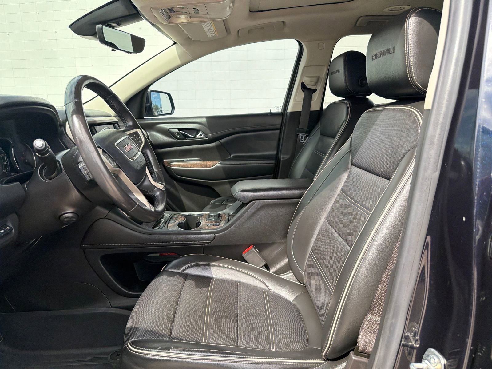 Used 2021 GMC Acadia Denali w/ Denali Ultimate Package image 14