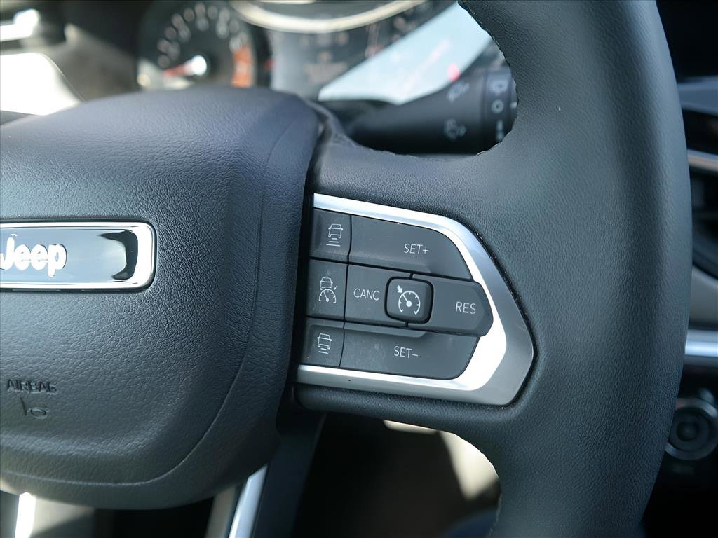 Used 2024 Jeep Compass Limited image 15