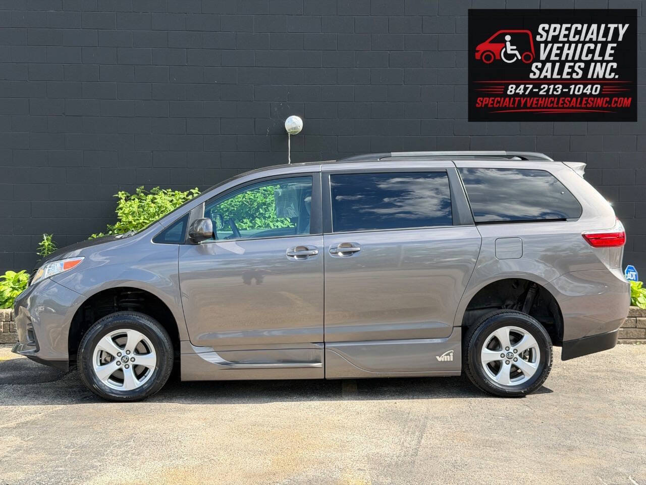 Used 2018 Toyota Sienna LE FWD image 7