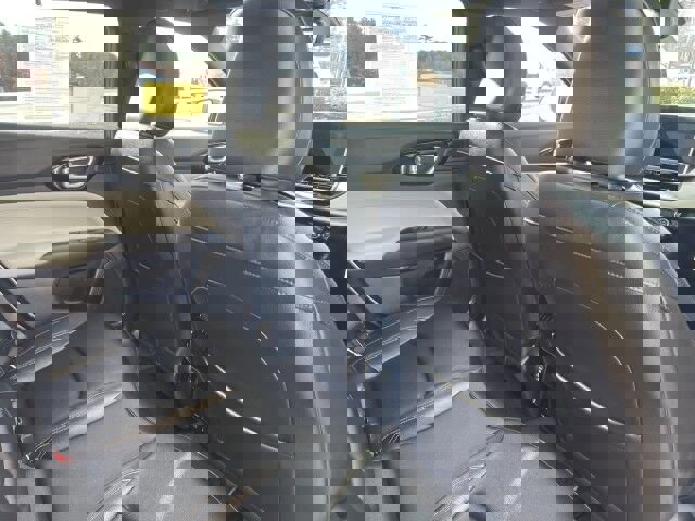 Used 2025 Jeep Compass Limited w/ Sun & Sound Group image 13