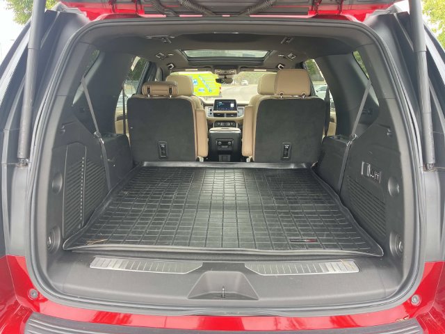Used 2023 Chevrolet Tahoe Premier w/ Premium Package RWD image 24