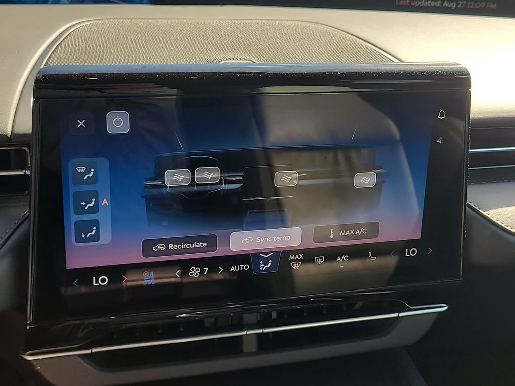 Certified 2024 Lincoln Nautilus Premier w/ Jet Appearance Package AWD/4WD image 21