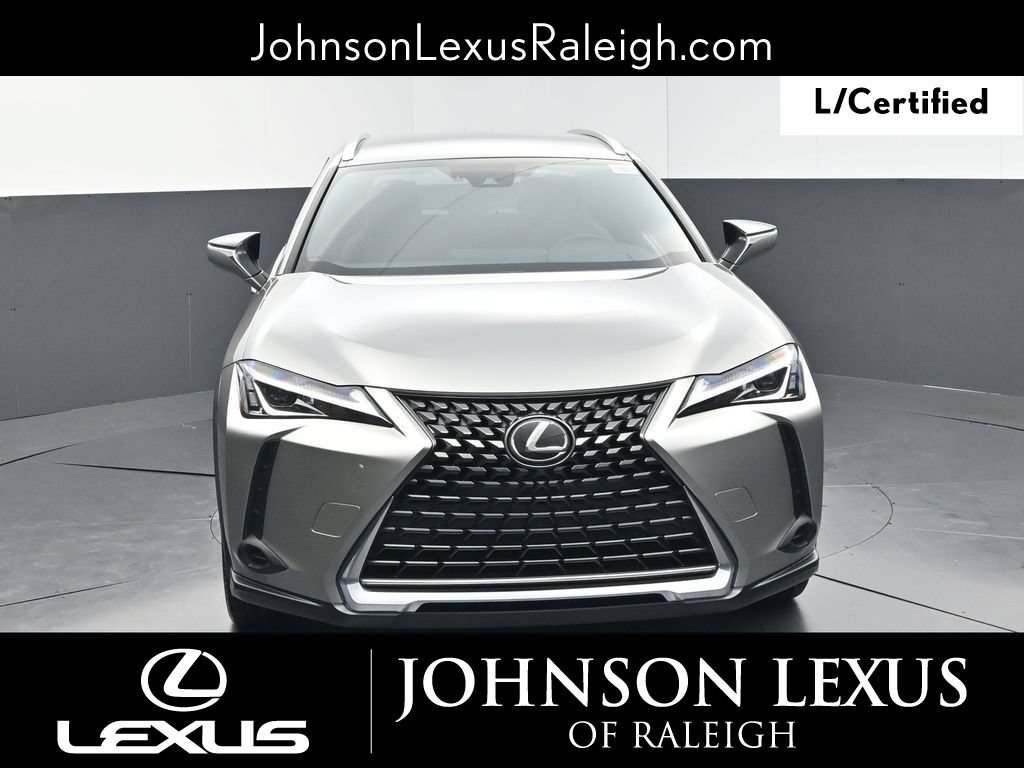 Certified 2021 Lexus UX 200 w/ Accessory Package (Z2) FWD image 4