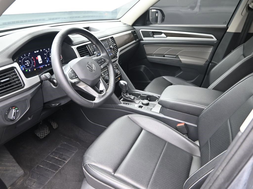 Used 2022 Volkswagen Atlas SE w/ Black Wheel Package AWD/4WD image 15