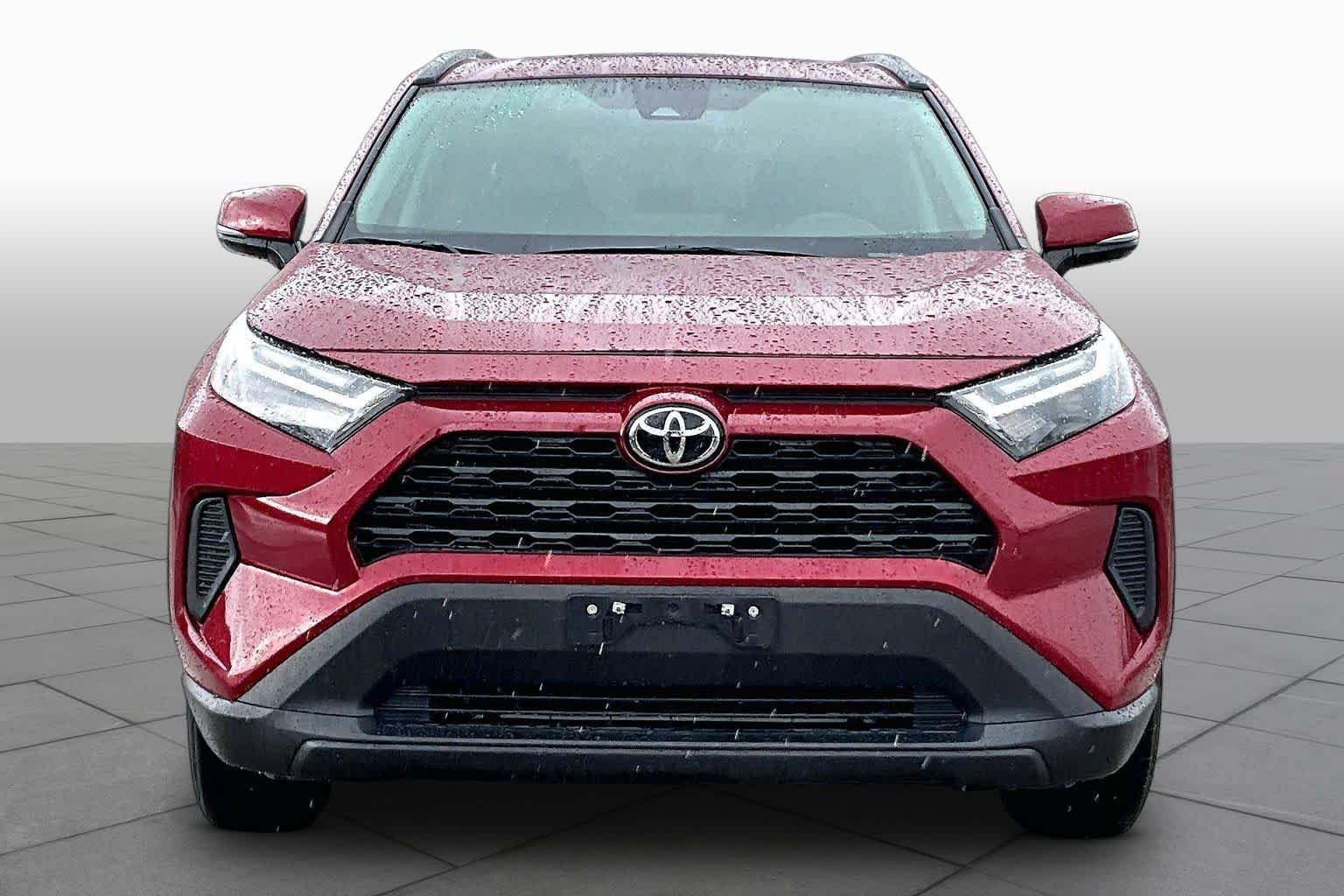Used 2023 Toyota RAV4 XLE w/ Convenience Package FWD image 4