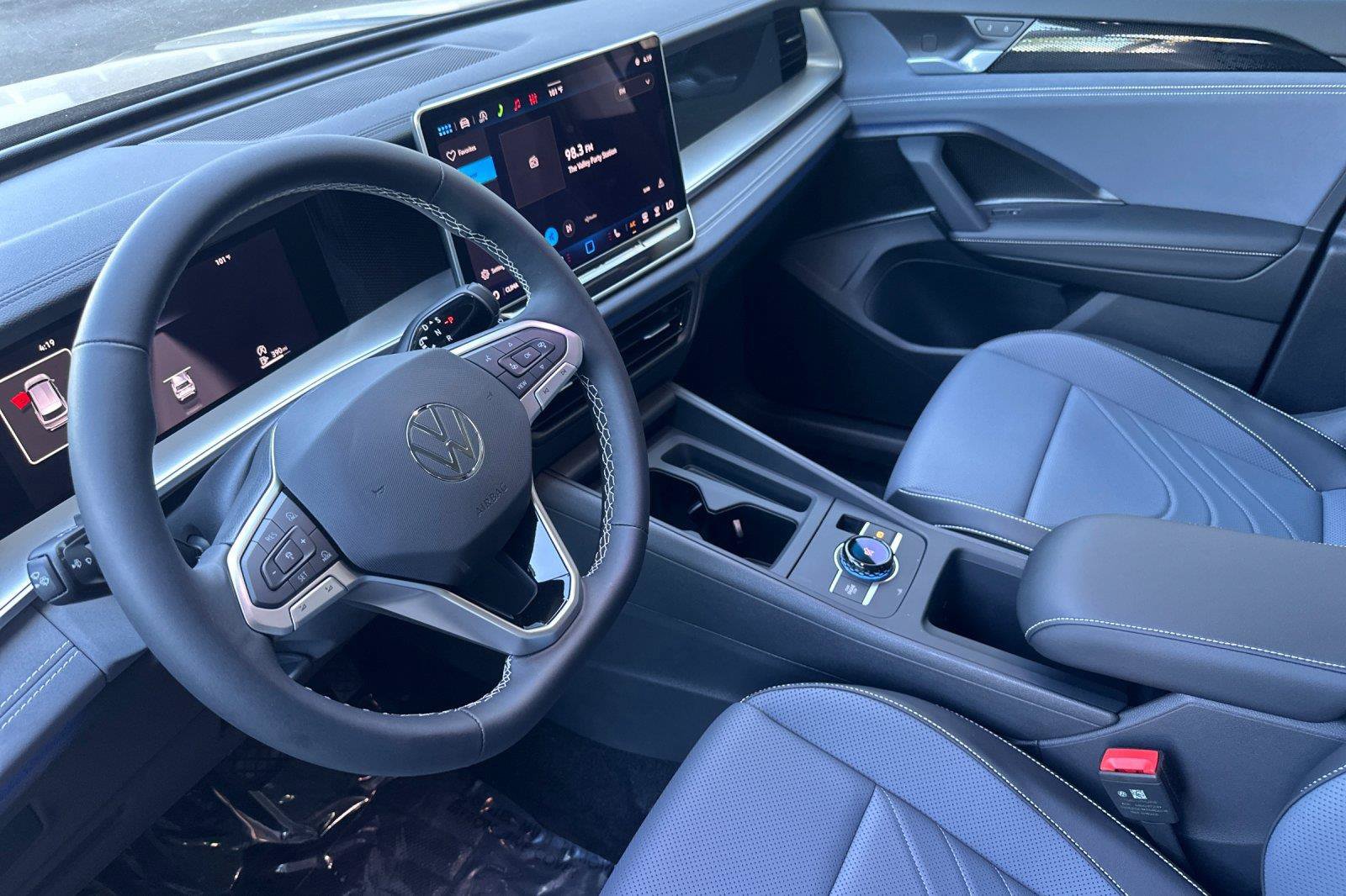 New 2026 Volkswagen Tiguan SE FWD image 10