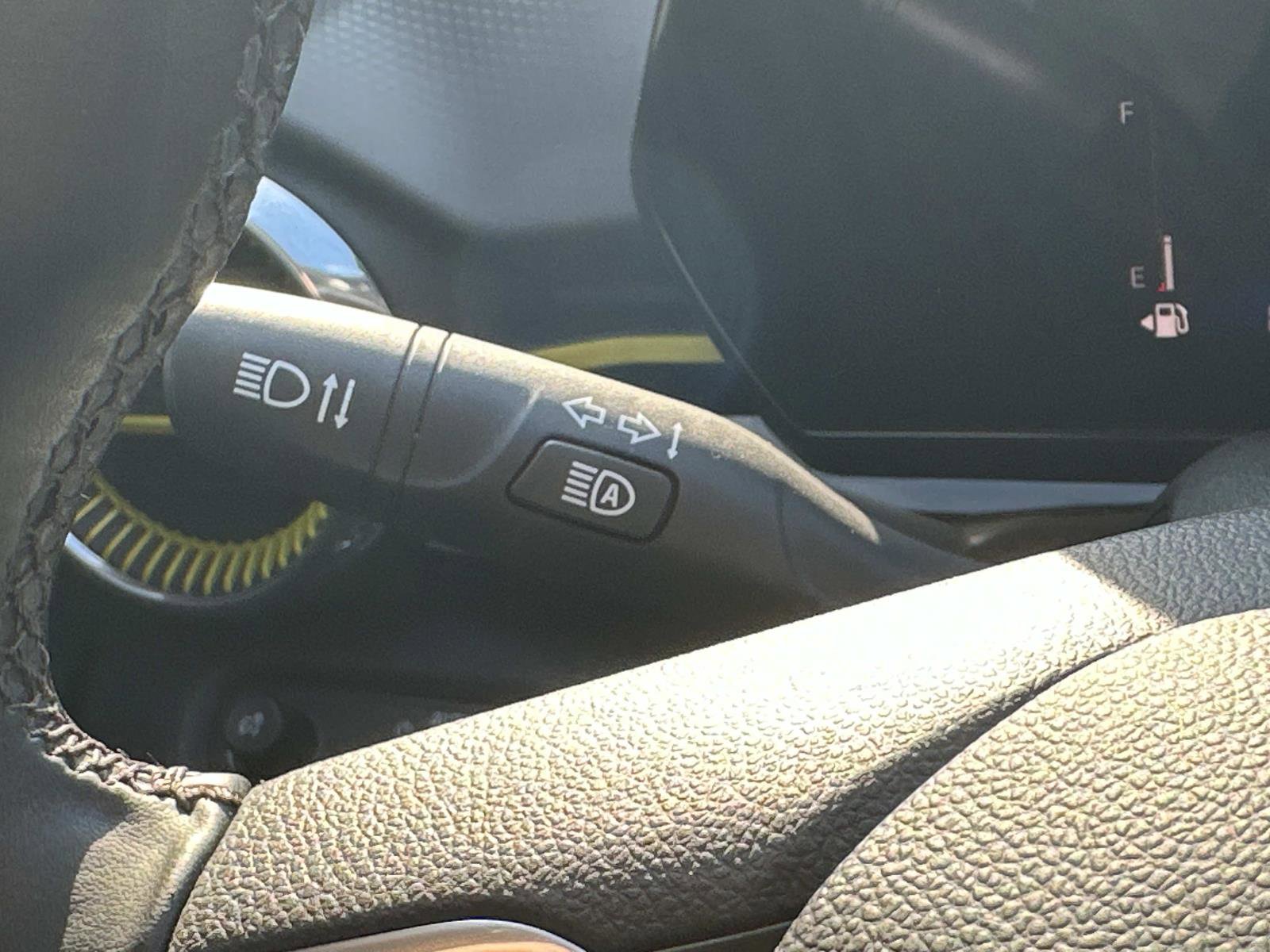 Used 2025 Chevrolet Trax ACTIV w/ Sunroof Package image 24