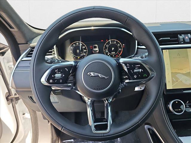 New 2026 Jaguar F-PACE R-Dynamic S image 15